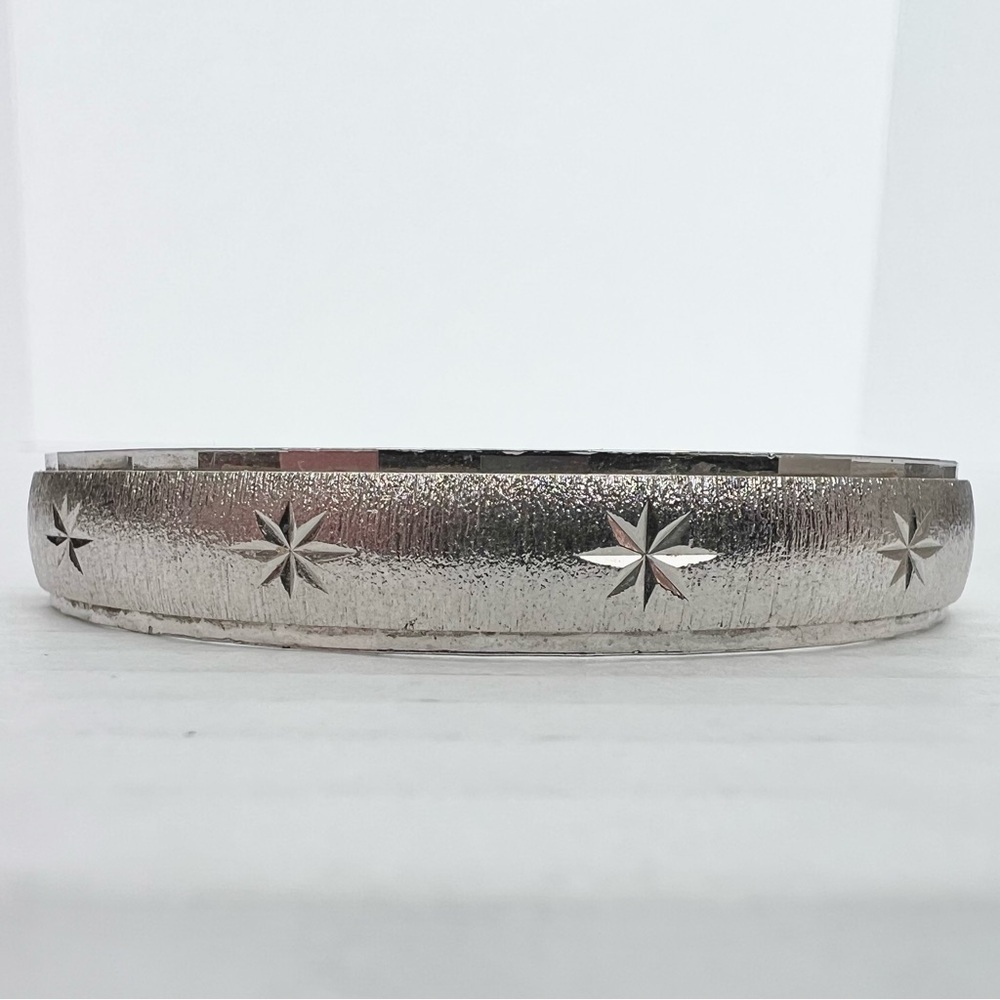 VTG Monet Silver-Tone Bangle Bracelet Diamond-Cut Etched Starburst Design Retro - Picture 2 of 8